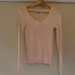 Brandy Melville ヘンリーネックシャツのサムネイル