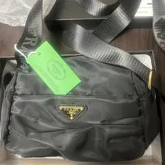 プラダノベルティショルダーバッグ男女兼用