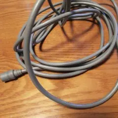 映像用ケーブル グレー 2つのコネクタ