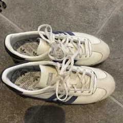adidas アダムエロペ ホワイト/ネイビー スニーカー 24
