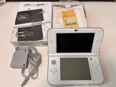 New Nintendo 3DSLL パールホワイト　充電コード付