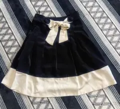 フレアスカート リボン 白黒 モノトーン 可愛い オフィス カジュアル 秋冬