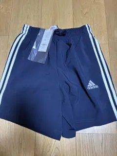 adidas ショートパンツ