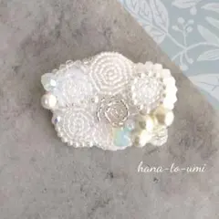 no.H356雲モチーフのビーズ刺繍ブローチ