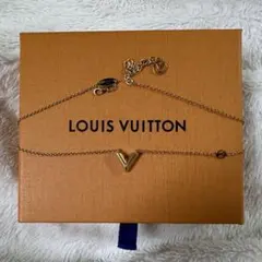 LOUIS VUITTON エセンシャルV ネックレス ゴールドのサムネイル