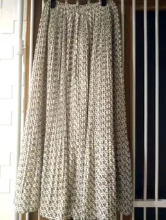 【新品】再々値下げしました！Ray Cassin 小花柄プリーツスカート