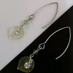 ⭐スワロフスキー&チェコビーズV字ピアス