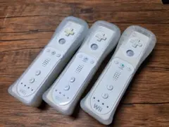 Wiiリモコンカバー付 3個セット Wiiコントローラー　任天堂【白】