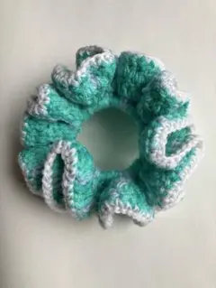 かぎ編み　ハンドメイド　かぎ針編み　シュシュ　ヘアアクセサリー　ふんわりフリル