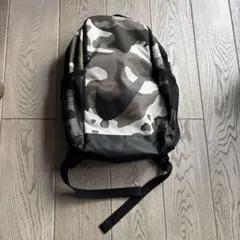 NIKE 迷彩柄リュック　18リットル