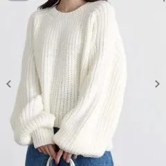 KOBE LETTUCE ホワイトリブ編みボリュームスリーブニット