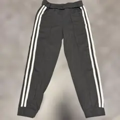 アスレチックパンツ グレー　チャコールホワイトストライプ　120〜130