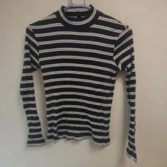 UNIQLO ネイビーとアイボリー ストライプ タートルネック M