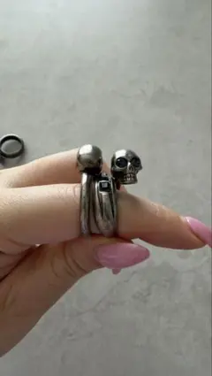 Alexander McQueen スカルリング ブルーラインストーン