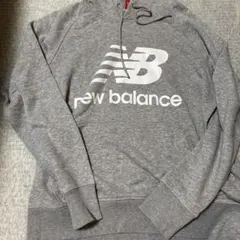 New Balance プルオーバーパーカー グレーのサムネイル
