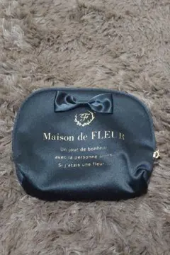 Maison de FLEUR ブラックポーチ