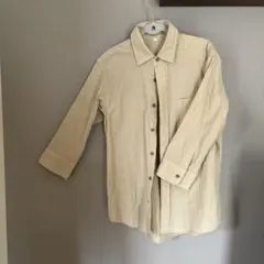 ベージュ 七分袖 ボタン付きシャツ