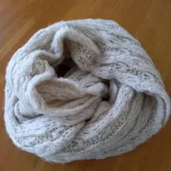 2/8迄価格 モヘアニットスヌード　 ニュアンスカラー くすみアイボリー