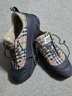 バーバリー　Burberry チェック トラッキングシューズ41　スニーカーのサムネイル