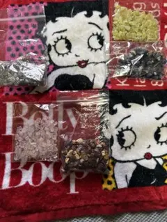 ラブラドライト、ソーダライト、モッカナイト、ローズクォーツ、イエロー穴あきさざれ