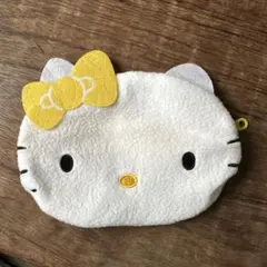 HELLO KITTY ボアフェイスポーチ