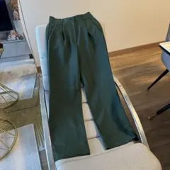 ダークグリーン タック入りスラックス