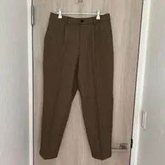 GU ワイドテーパードタックイージーアンクルパンツ　Mサイズ