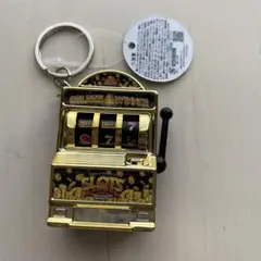 キーホルダー　スロット
