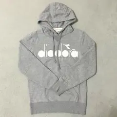 diadora フード付き　パーカー　トレーナー　パーカー　グレー　ディアドラ