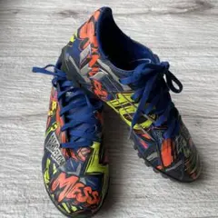 adidas ジュニア　ネメシス　サッカー　トレーニングシューズ　メッシデザイン