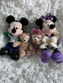 ダッフィー&ミッキー ミニー&シェリーメイ ぬいぐるみバッジセット　新品タグ付き