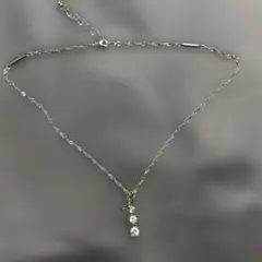 3ストーン スイング ネックレス シルバーカラー