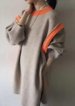新品未使用　サイドスリット配色ニット