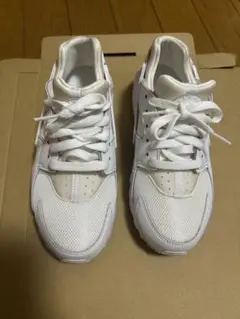 NIKE AIR HUARACHE ナイキ エアハラチ 23.5cm ホワイト