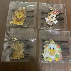 ディズニー　チャーム　4個セット