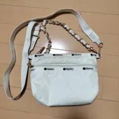 LeSportsac キルティングホワイトショルダーバッグ