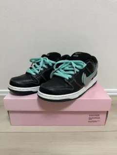 NIKE SB × Diamond Supply Co. Dunk Low