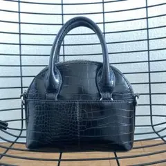 ZARAザラ型押しハーフムーンボストンバッグ