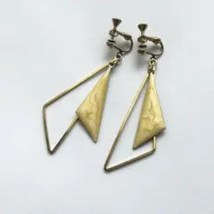 【匿名配送】三角　デザイン　レトロヴィンテージ　イヤリング　個性的