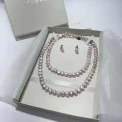 【新品未使用】自由が丘クーゲ 淡水パール ロングネックレス ピアス セット 新品未使用】自由が丘クーゲ 淡水パール ロングネックレス ピアス