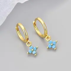 【匿名配送✨新品】フープピアス　ゴールド　ターコイズ　ゆれるピアス　四葉