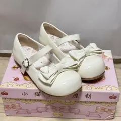 リボン付きホワイトローファー