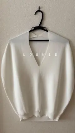 【9/26 1000円お値下げ】LOUNIE Vネック ホワイト トップスのサムネイル