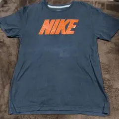 半袖のNIKEのTシャツ