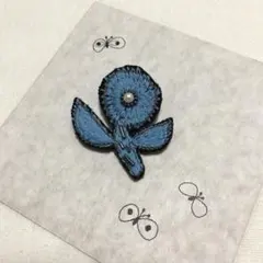 ミナペルホネンハンドメイド 刺繍とパールの六角形ブローチ - メルカリ