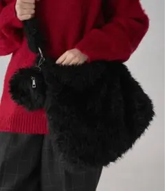 ミニポーチ付きファーバッグ oncily