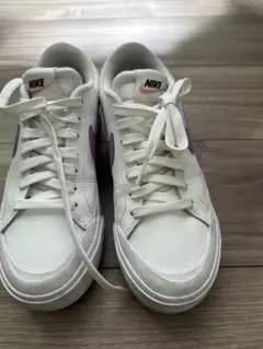nike コートレガシーリフト23.5cm