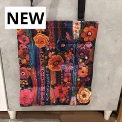 カラフル花柄トートバッグ　新品　フラワーデザイン　レディースおしゃれバッグ　春