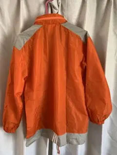 アディダス　ウインドブレーカー