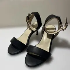 美品　INDIVI サンダル　パンプスブラック ヒール ストラップ付き　22.5のサムネイル